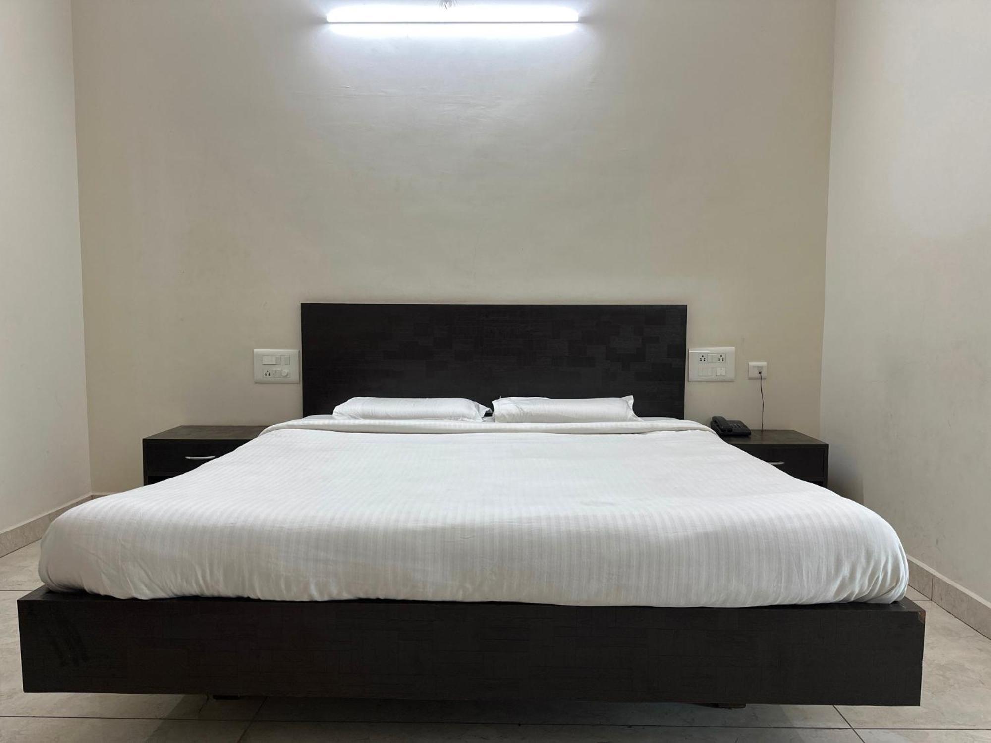Super Hotel O Sar Residency Nanjangud Extérieur photo